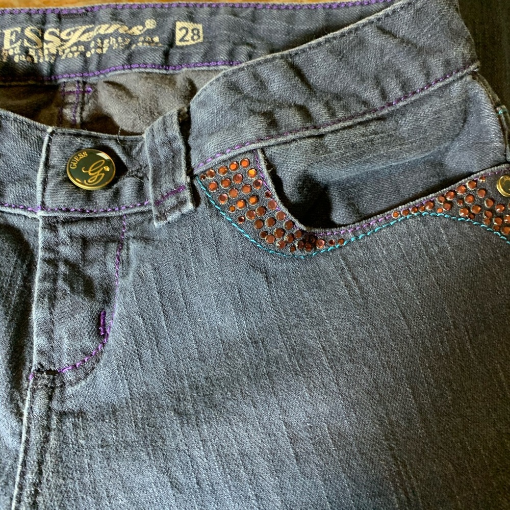 Guess jeans size 28 skinny jeans used - Picture 3 of 4